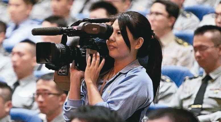 台黑鹰坠毁细节曝光:机头直接撞地