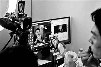 “小朱配琦”携手带货4014万元 热干面藕带等上架即“秒光”